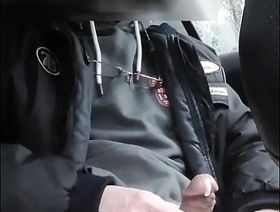 petite branlette dans la voiture sur une aire de repos, hot anime bodies gay porn