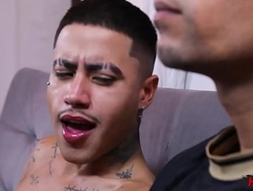 Provocando meu tio no jogo de futebol gay porn hot hunks