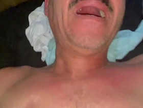 Porteiro entrou thimbleful quarto na hora que os machos estavam trepando, entrou na pica também e gemeu gostoso - FULL RED pakistani hot gay porn