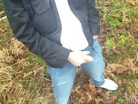 Wichsen und Abspritzen im Wald chinese daddies gay porn